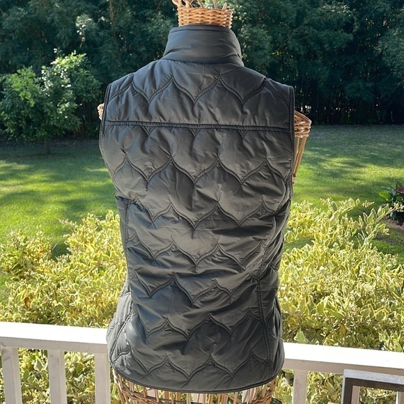 NWOT vineyard vines 🔥sale🔥hunter green vest - Picture 6 of 8